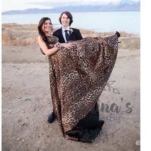 🐆Sherri Hill 💛🐆 Animal Print Prom Dress sz 2